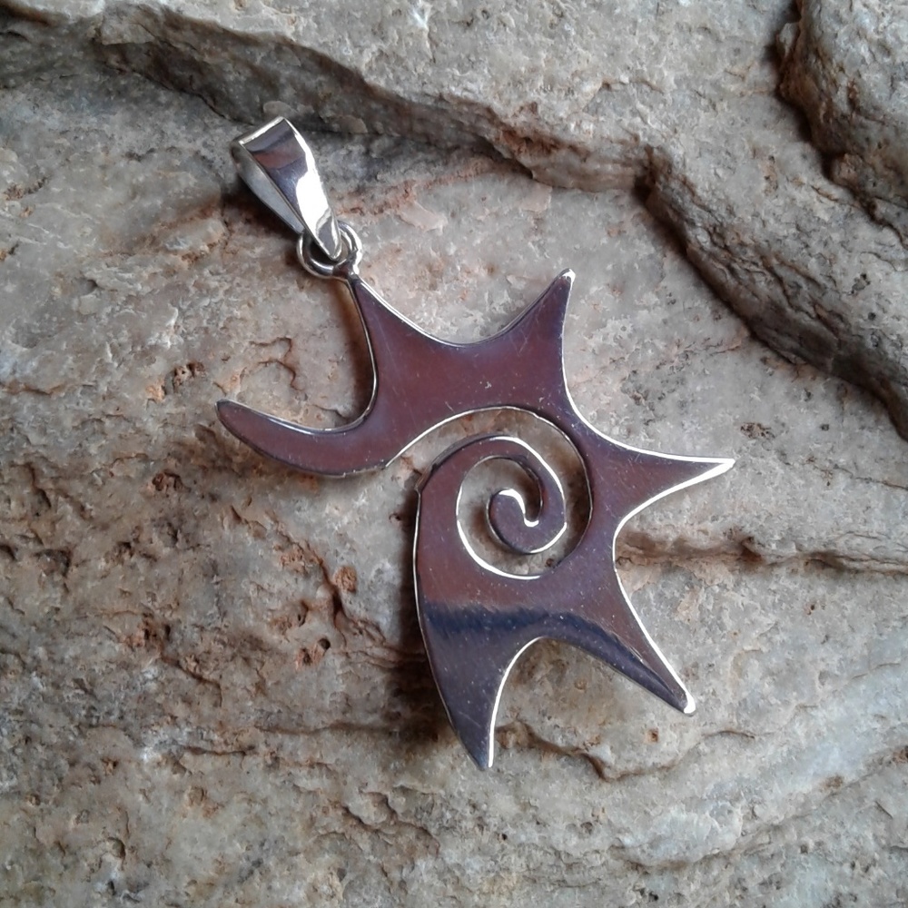 Sterling silver SUN PENDANT - Picture 4 of 12
